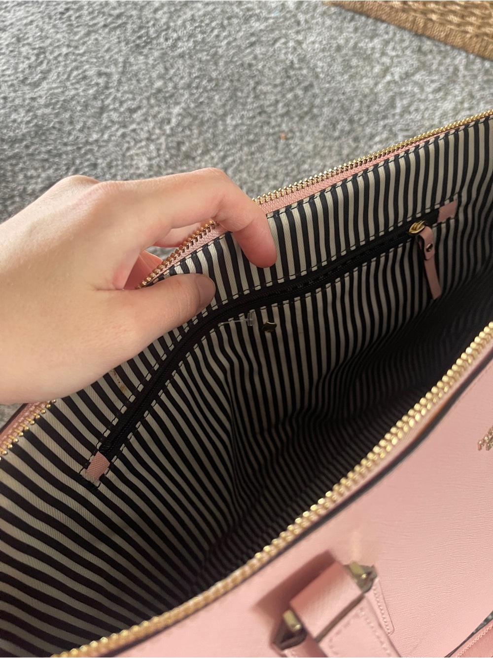Kate Spade New York Cameron Street Lucie Tote. Light pink glam classy - Picture 9 of 10